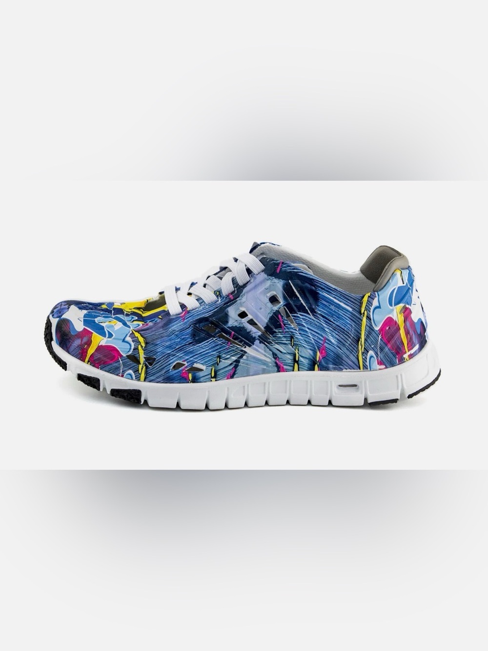 Men's Water Shoes in Graffiti Multicolor Print - Lightweight Comfort